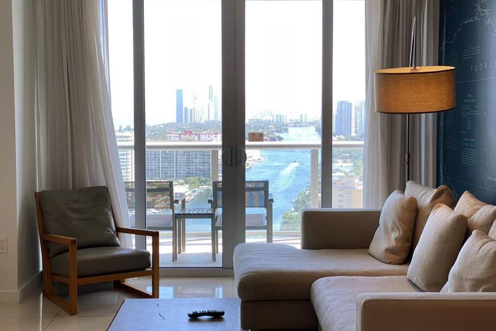 Amazing 1B-1B Apartment With Amazing View! 28A Hallandale Beach Kültér fotó
