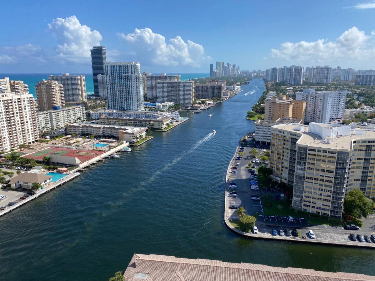 Amazing 1B-1B Apartment With Amazing View! 28A Hallandale Beach Kültér fotó