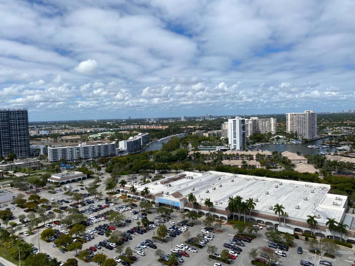 Amazing 1B-1B Apartment With Amazing View! 28A Hallandale Beach Kültér fotó